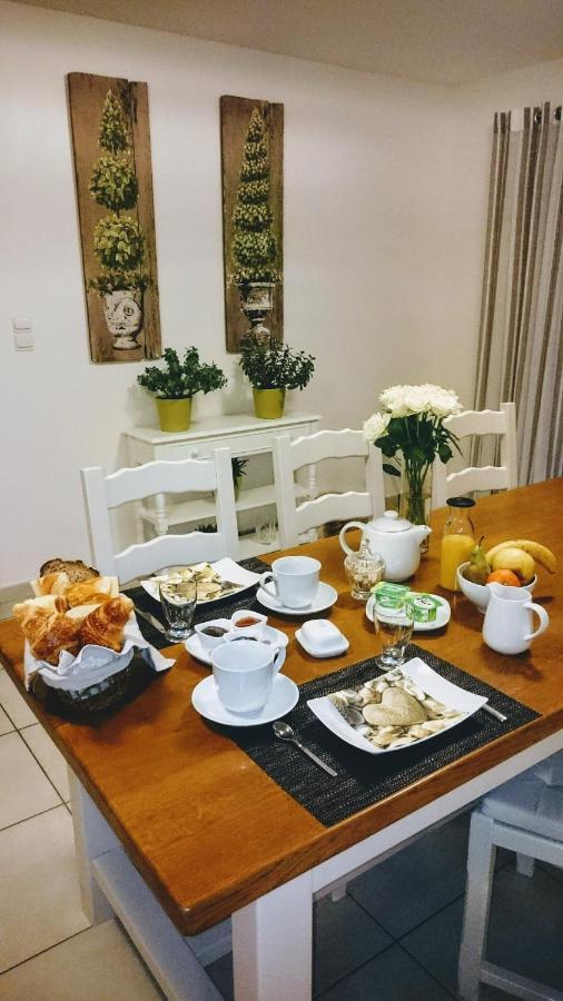 Les Sables Bed & Breakfast Santec Exterior photo